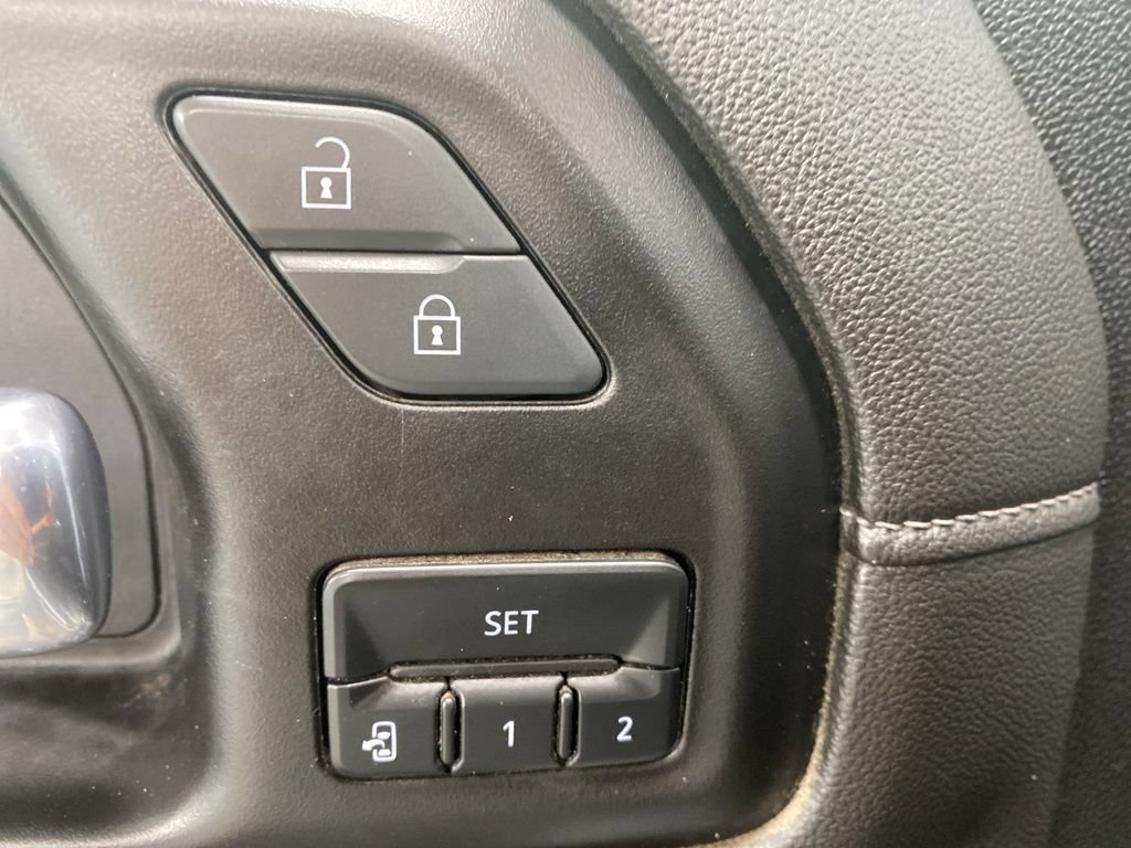 Used 2021 Chevrolet Silverado 3500 LTZ AWD/4WD image 33