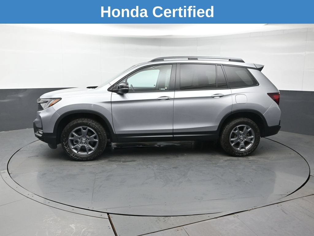 Certified 2024 Honda Passport TrailSport image 2
