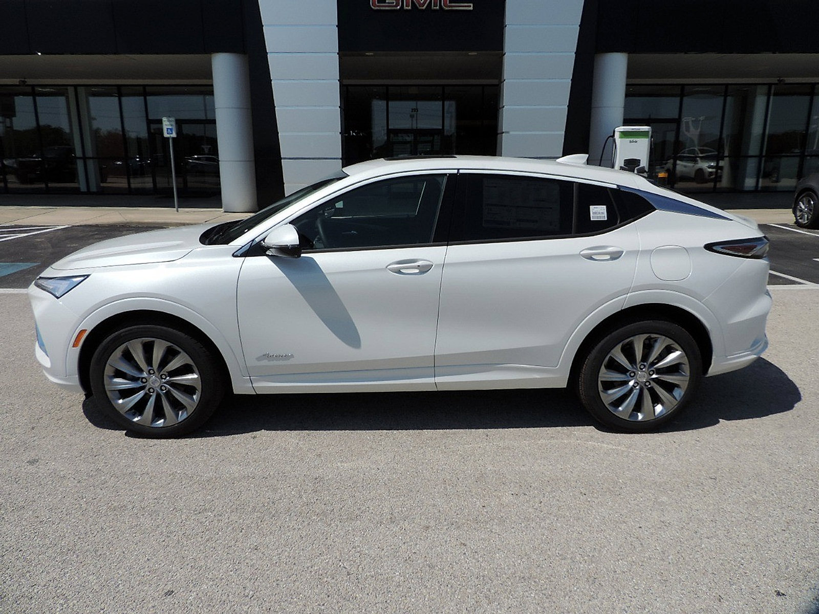 New 2026 Buick Envista Avenir FWD image 8