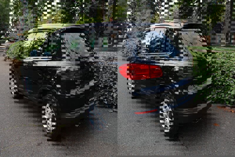 Used 2013 Volkswagen Tiguan S image 4