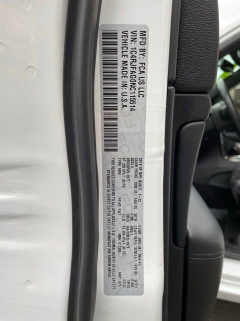 Used 2022 Jeep Grand Cherokee Laredo X image 40