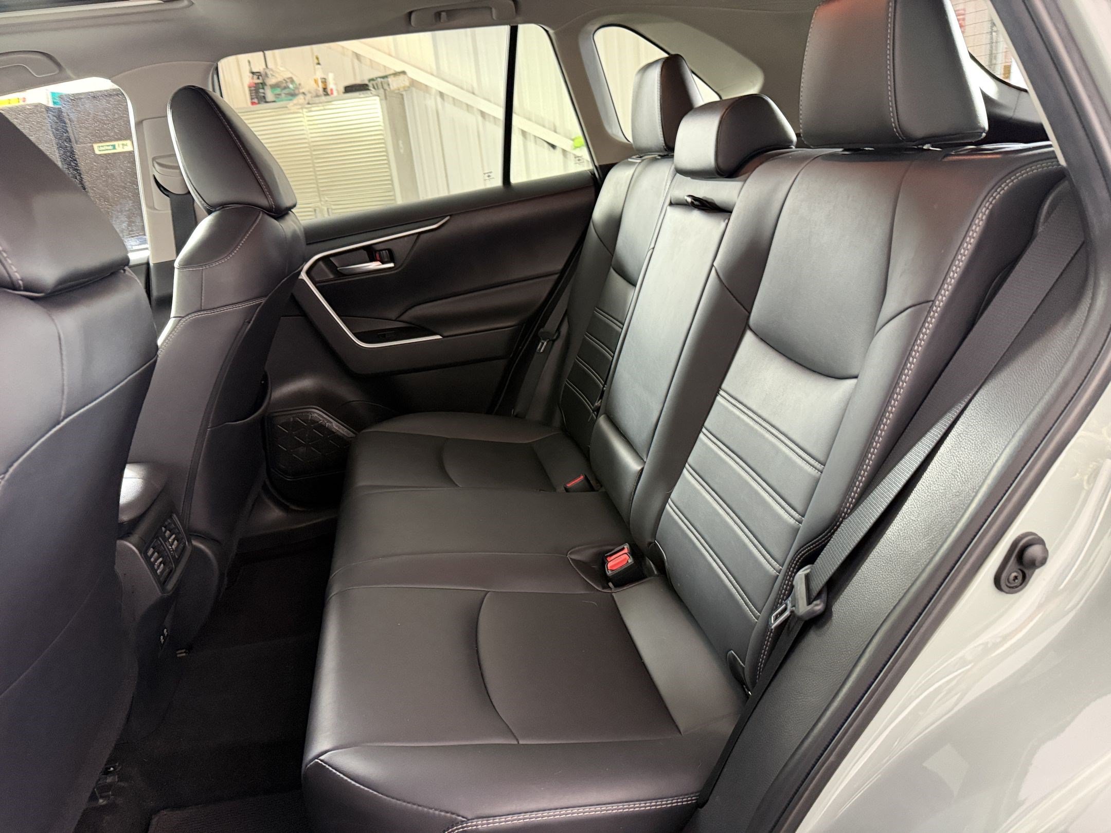 Used 2020 Toyota RAV4 XLE Premium FWD image 22