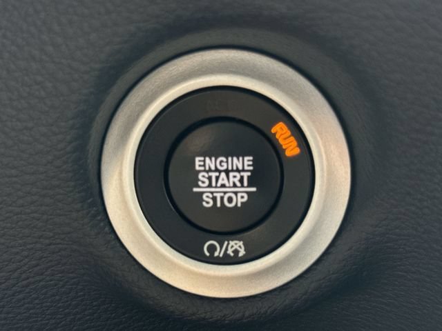 Used 2021 Chrysler Pacifica Touring-L w/ Uconnect Theater Family Group AWD/4WD image 17