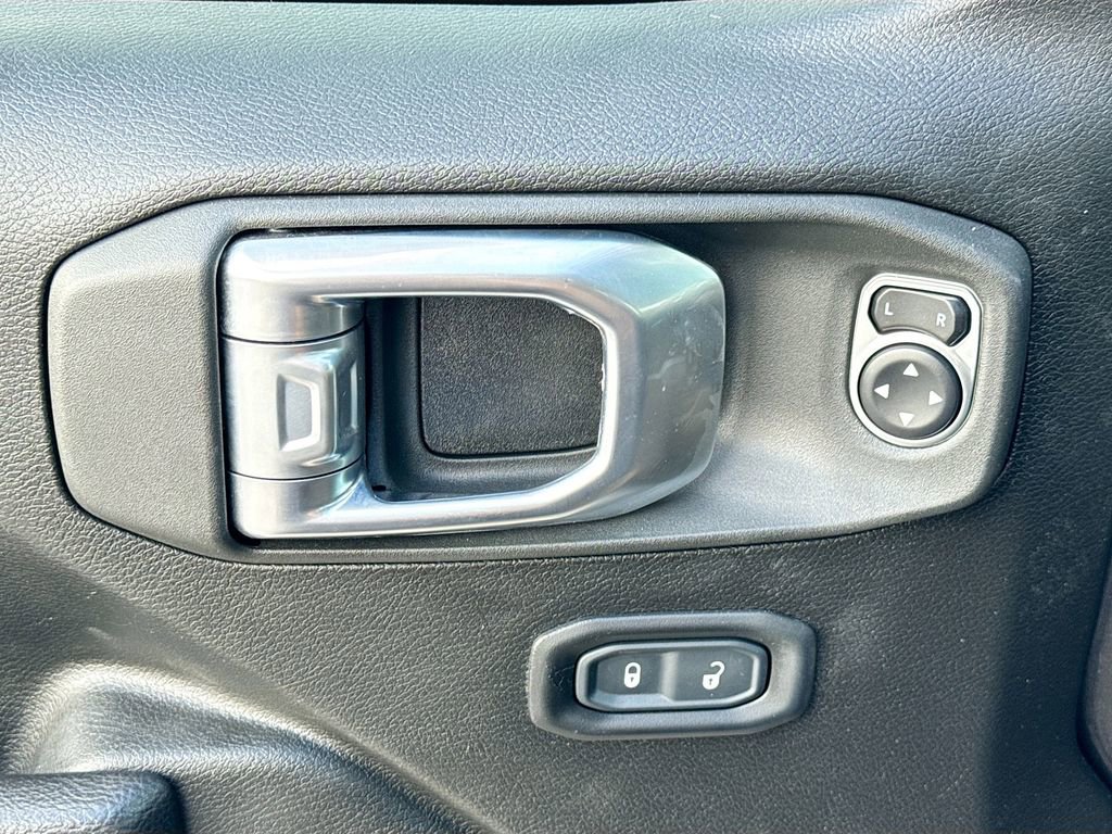 Used 2023 Jeep Gladiator Rubicon w/ LED Lighting Group AWD/4WD image 19
