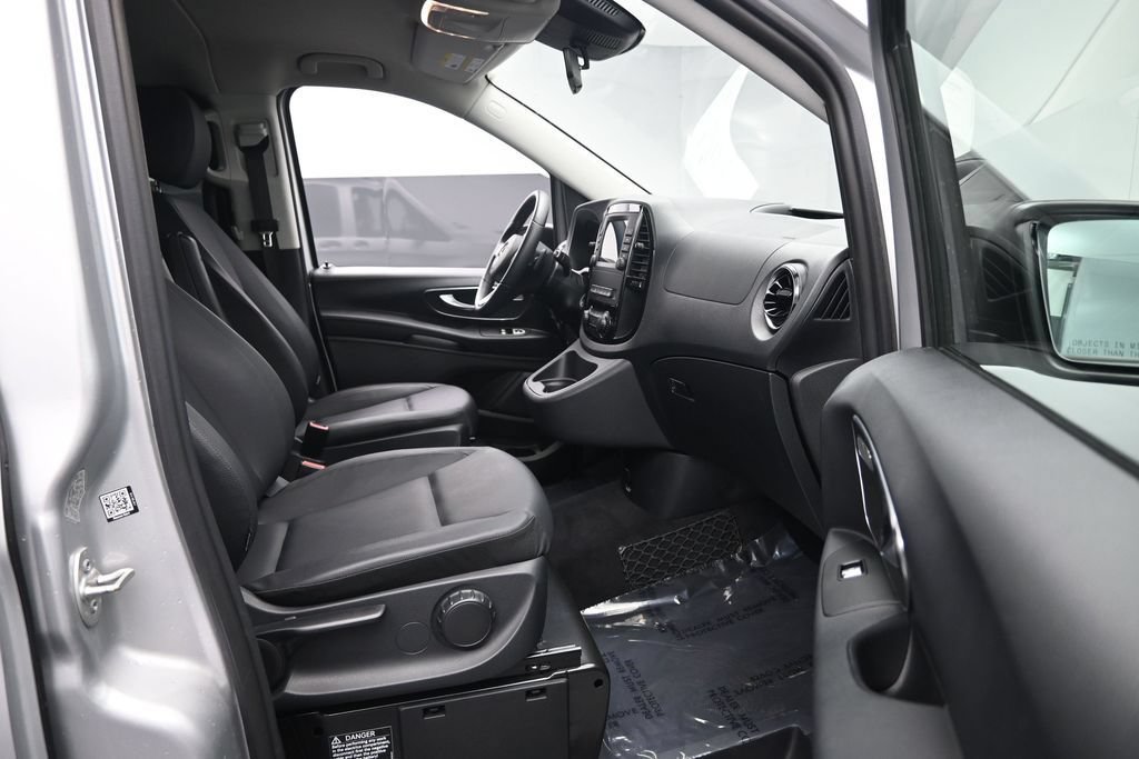 Used 2023 Mercedes-Benz Metris Passenger image 31