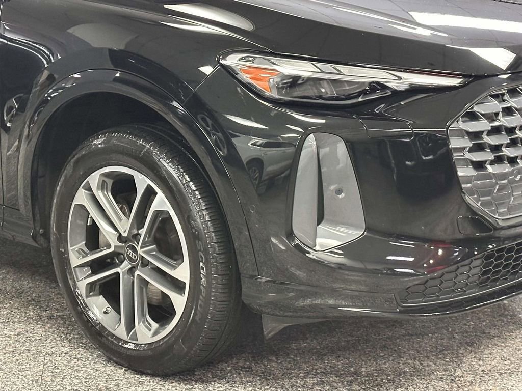 Used 2025 Audi Q5 Premium w/ Convenience Package image 8