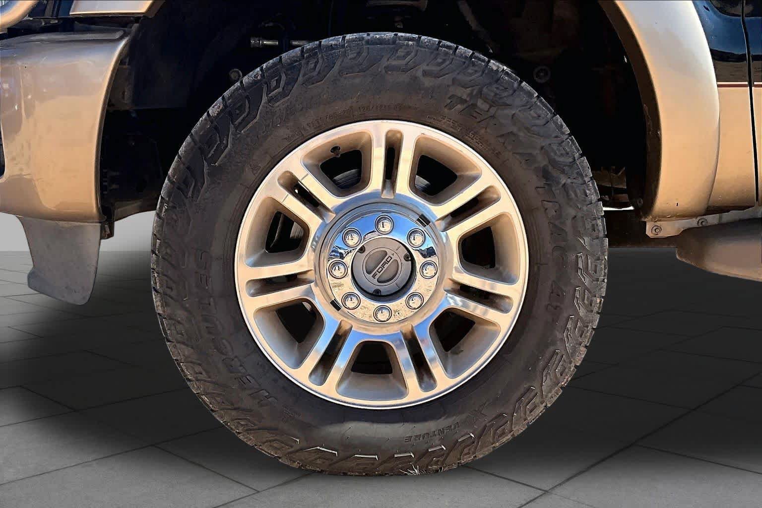 Used 2013 Ford F250 King Ranch w/ FX4 Off Road Pkg AWD/4WD image 10