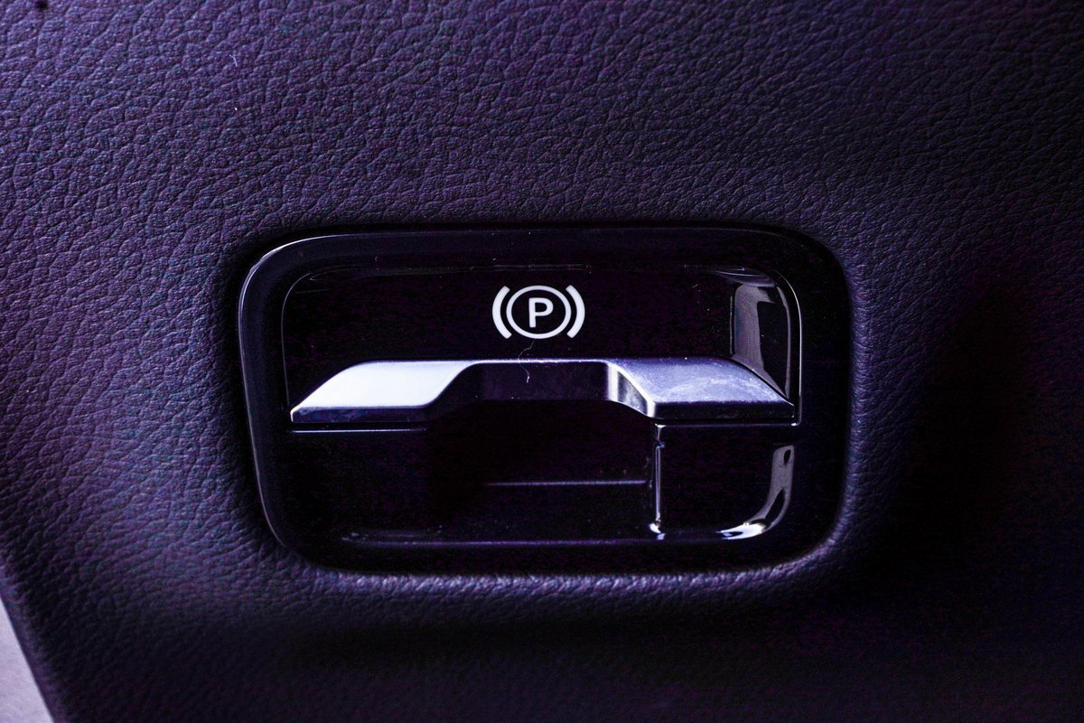 Used 2024 Mercedes-Benz E 350 4MATIC Sedan image 32