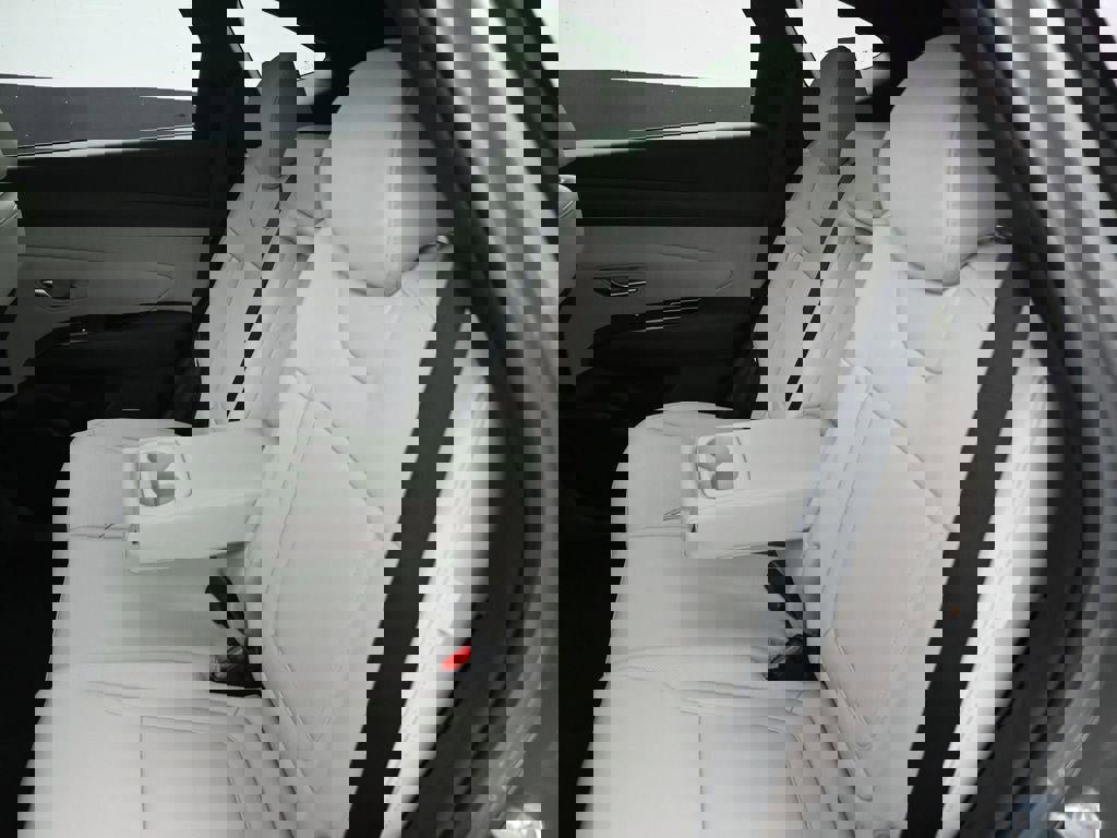 New 2026 Hyundai Tucson Limited image 32