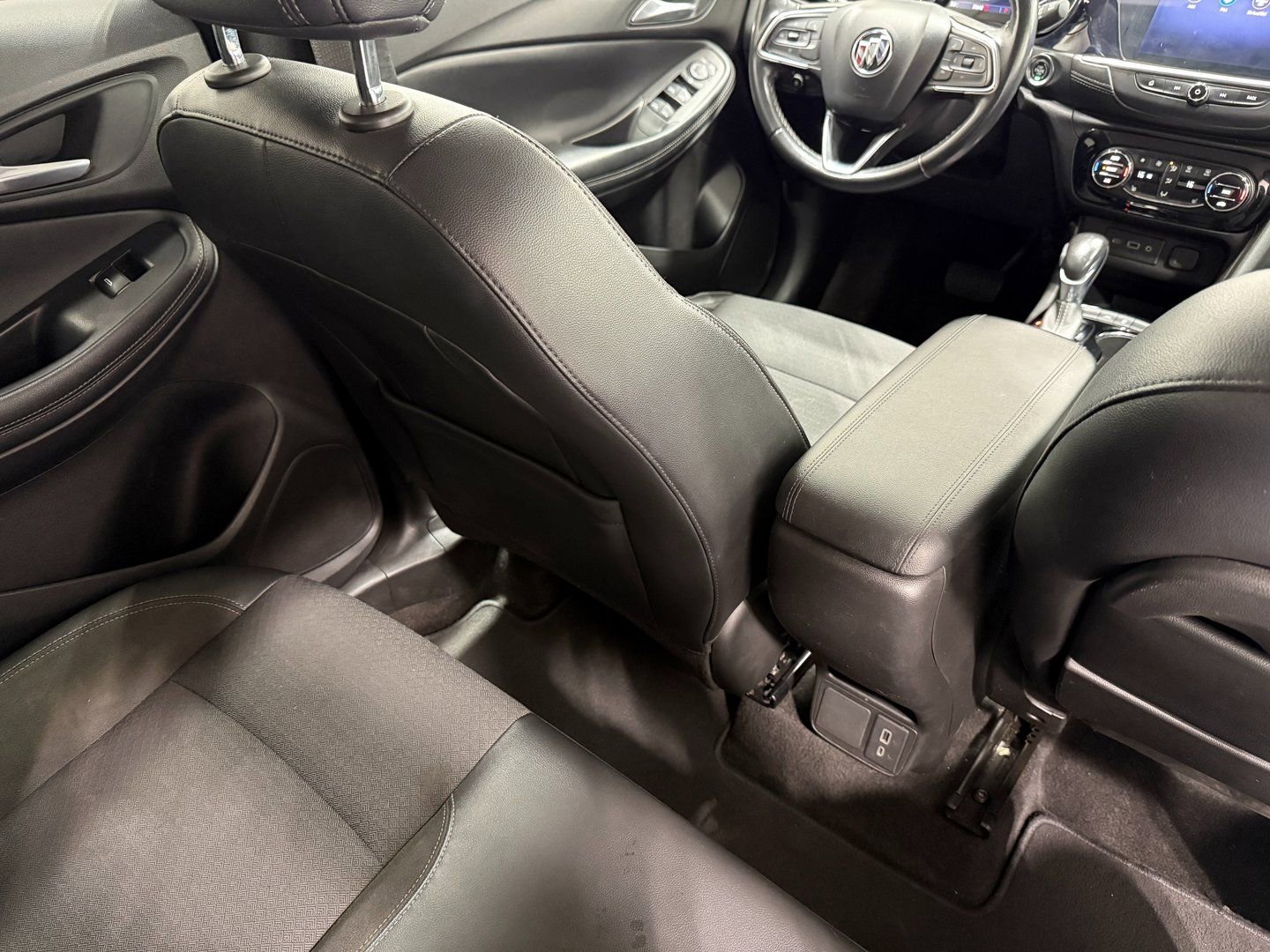 Used 2021 Buick Encore GX Select image 35