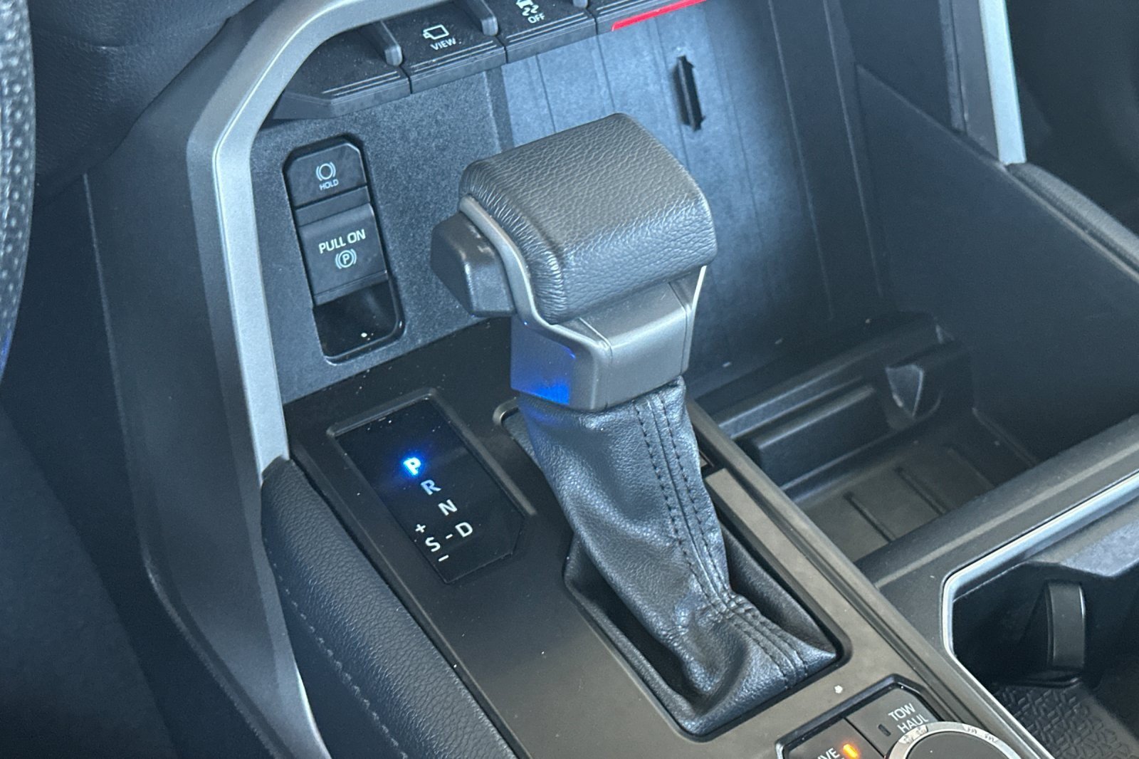 Used 2024 Toyota Tundra Limited AWD/4WD image 19