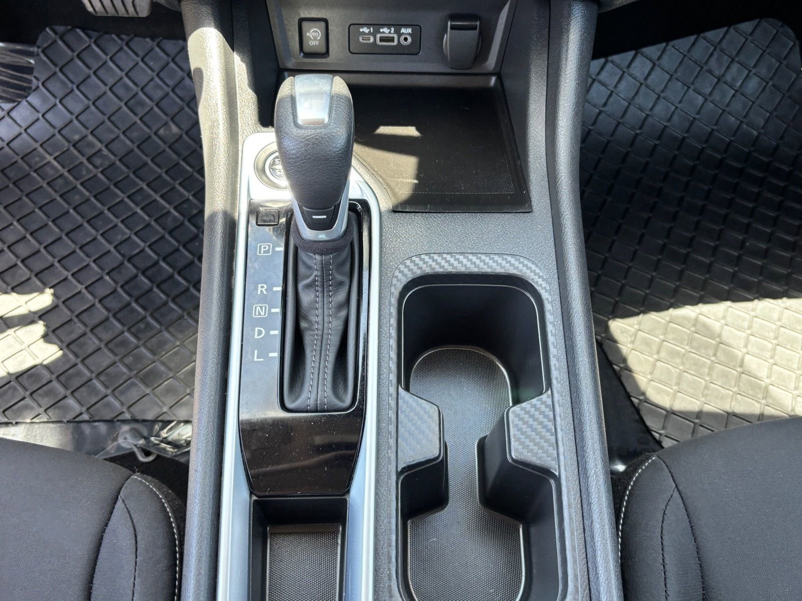 Used 2025 Nissan Sentra SV FWD image 27