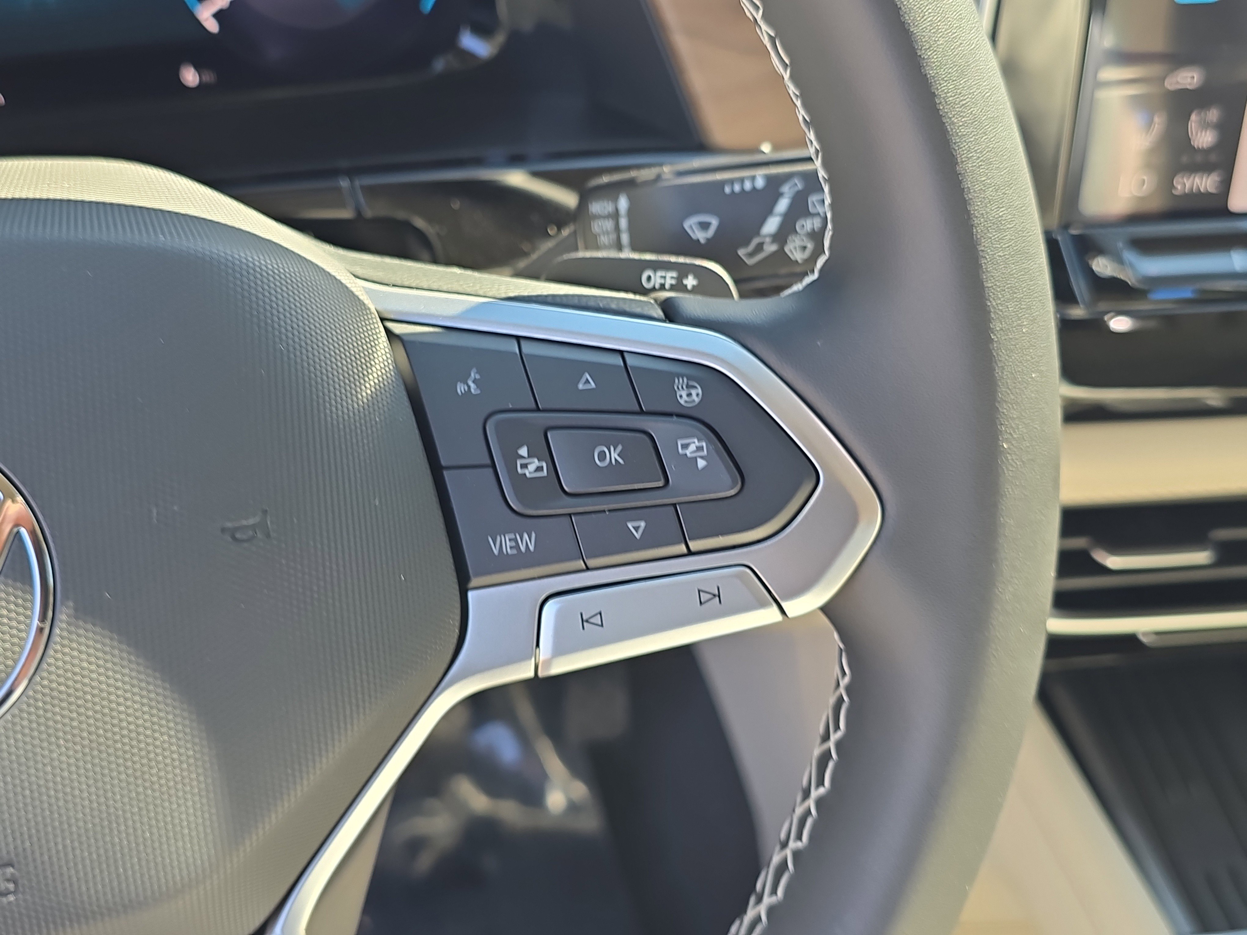 New 2026 Volkswagen Atlas SE image 32