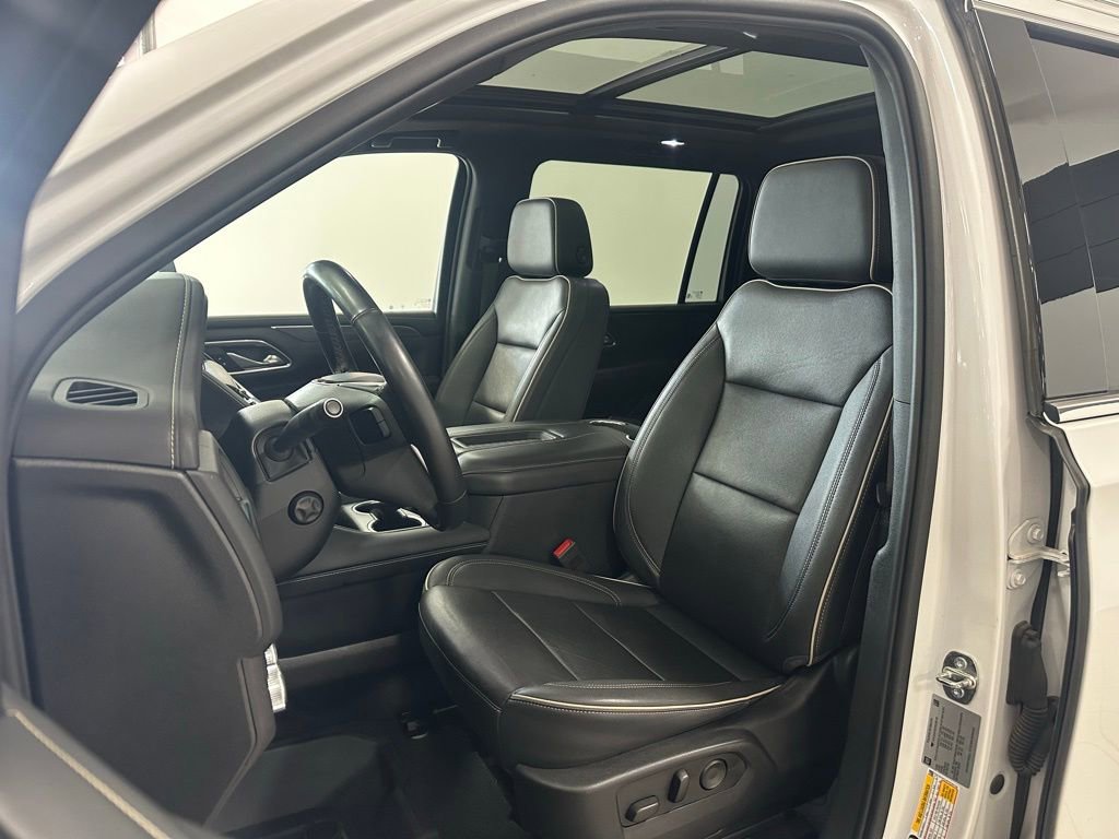 Used 2023 GMC Yukon XL SLT w/ SLT Luxury Package AWD/4WD image 9
