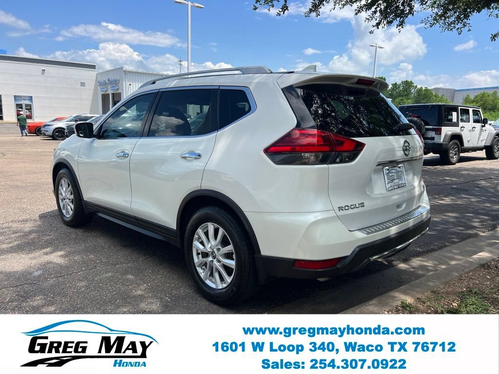 Used 2017 Nissan Rogue SV w/ SV Family Package FWD image 5