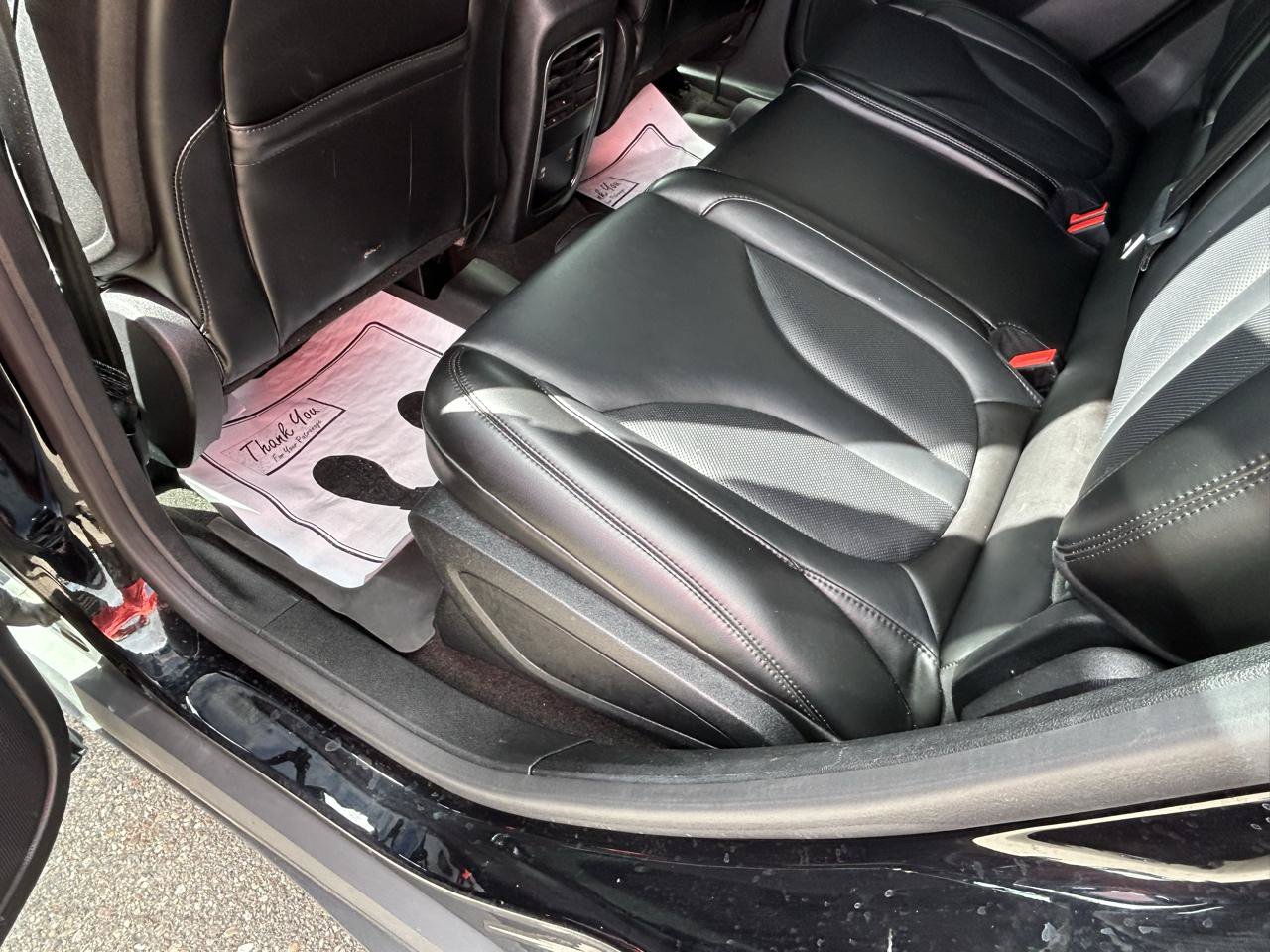 Used 2019 Lincoln MKC Select w/ Select Plus Package AWD/4WD image 9