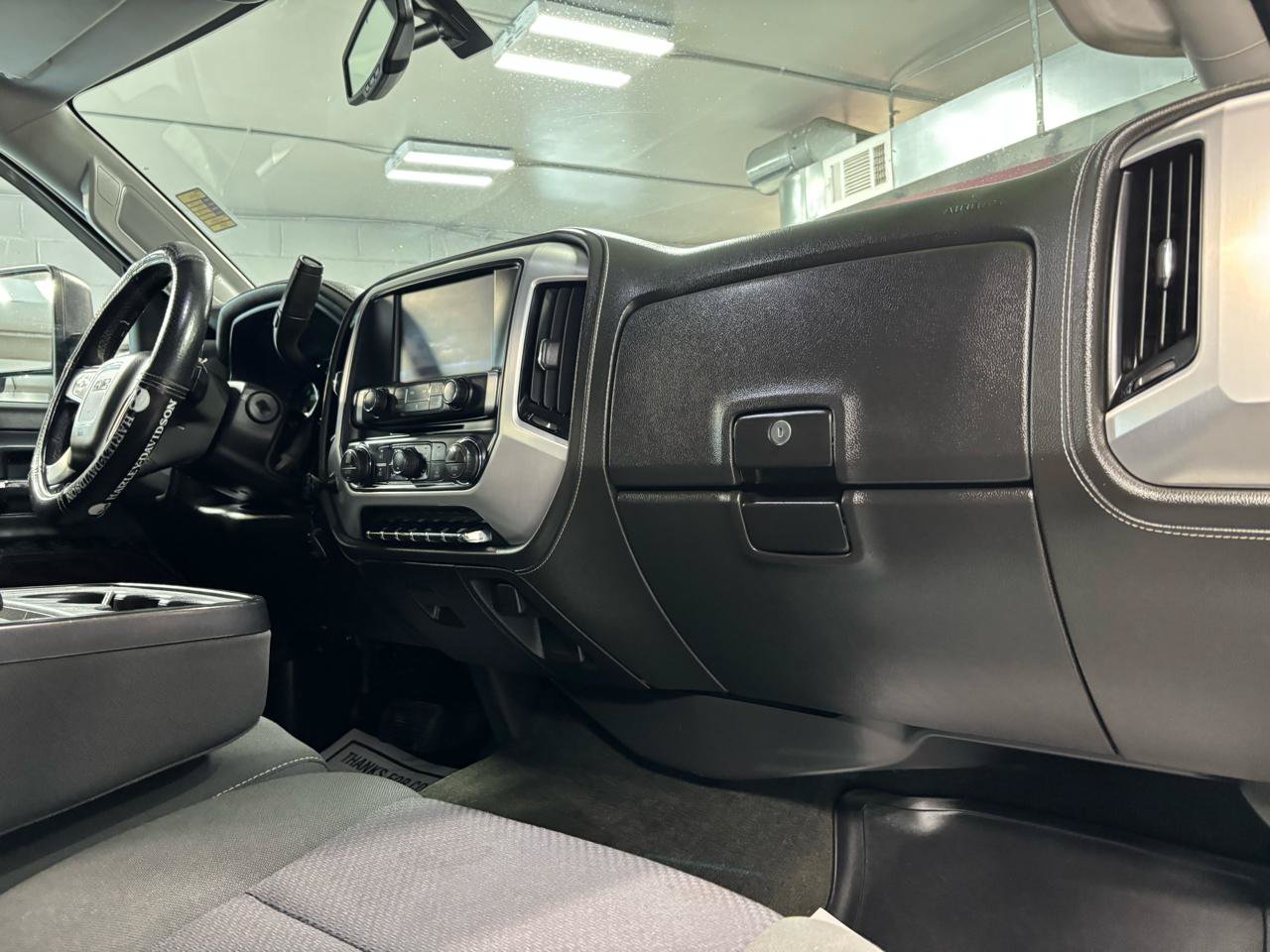 Used 2015 GMC Sierra 2500 SLE w/ SLE Preferred Package AWD/4WD image 17