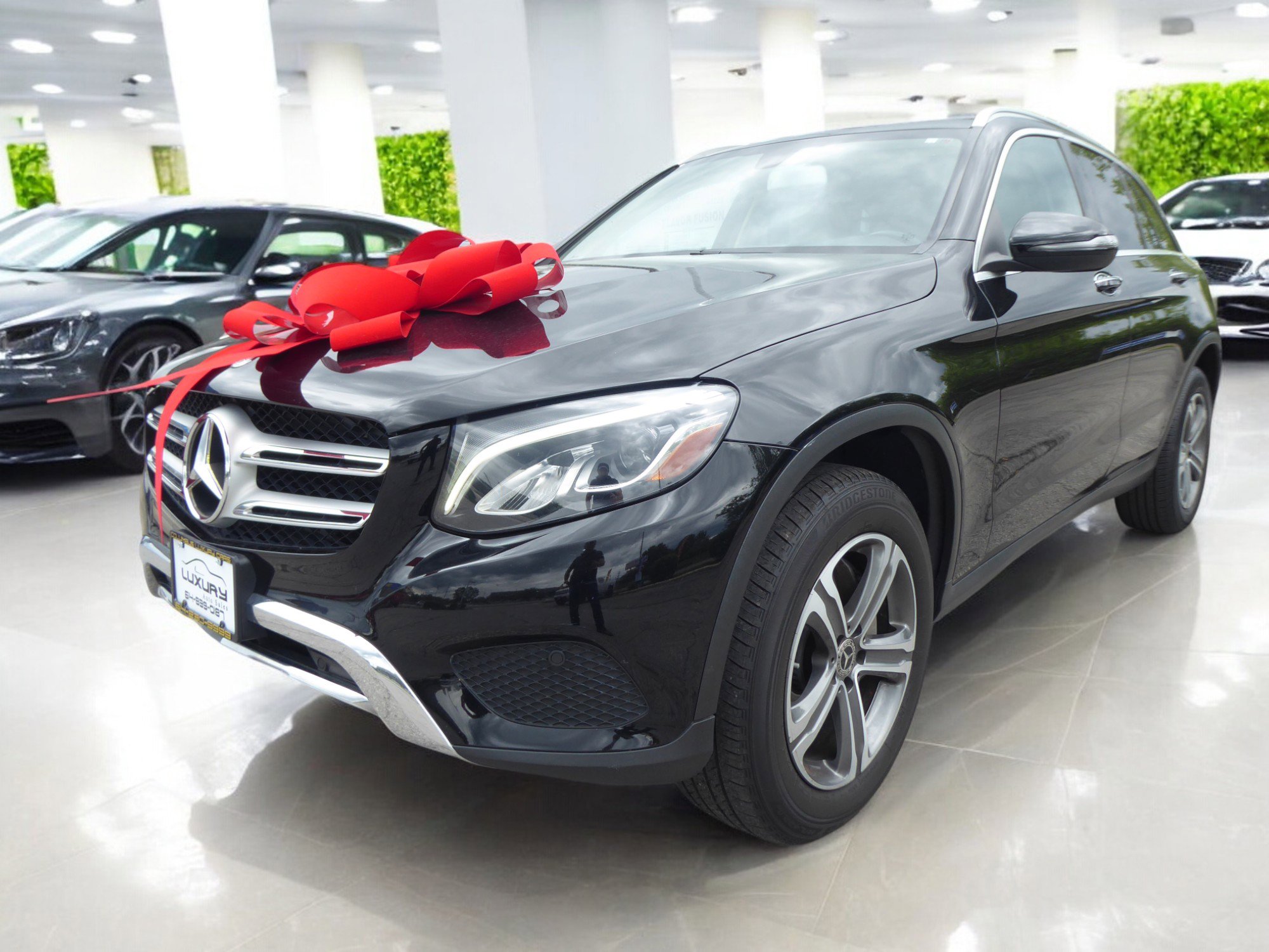Used 2019 Mercedes-Benz GLC 300 4MATIC w/ Premium Package image 4