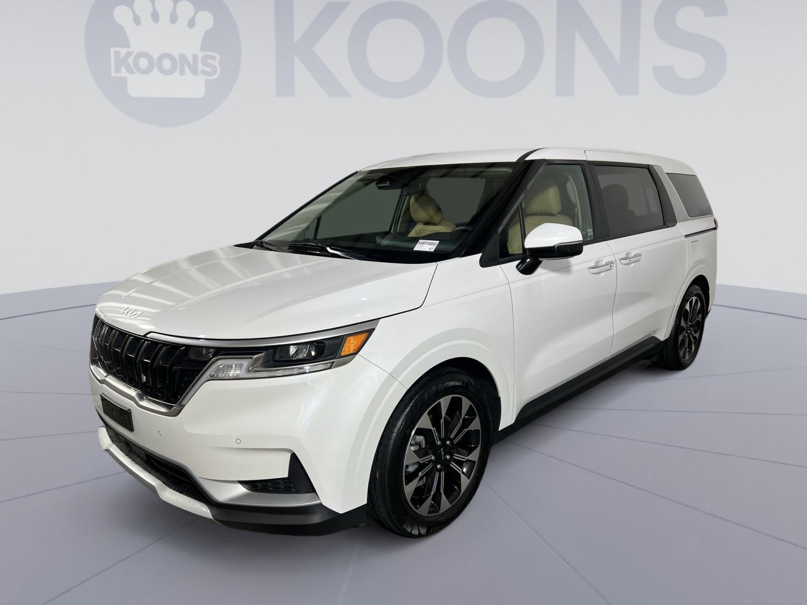 Used 2024 Kia Carnival EX image 1