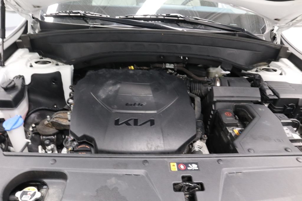 Used 2024 Kia Telluride EX w/ EX Captain's Chair Package AWD/4WD image 14