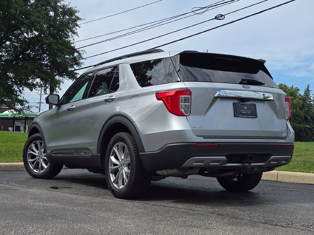 Used 2020 Ford Explorer XLT w/ Equipment Group 202A AWD/4WD image 5