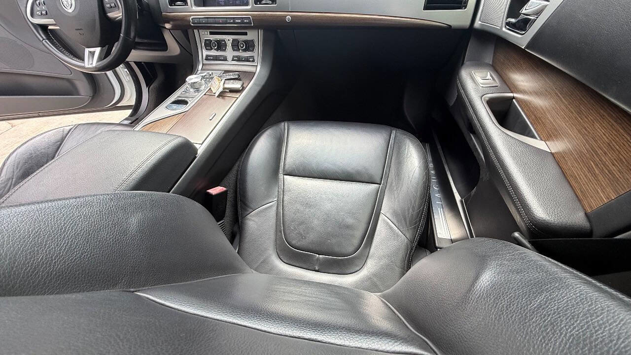Used 2013 Jaguar XF RWD image 72
