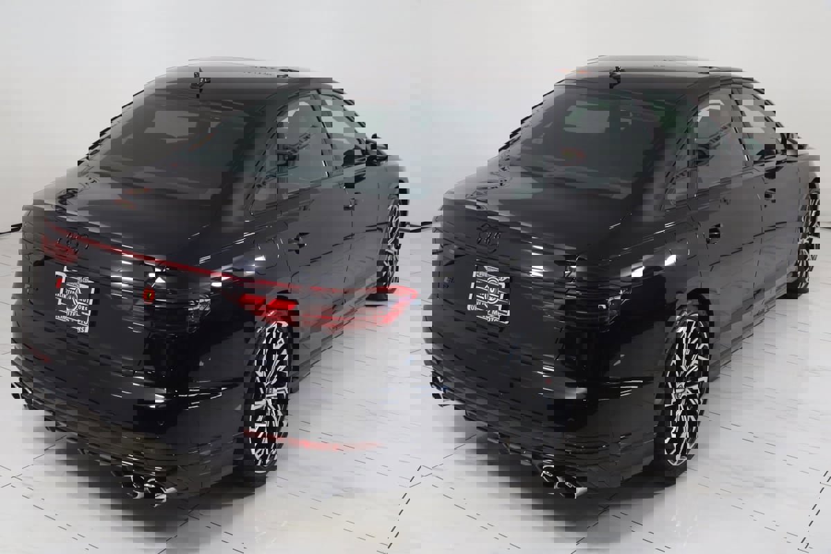 Used 2025 Audi S8 image 87