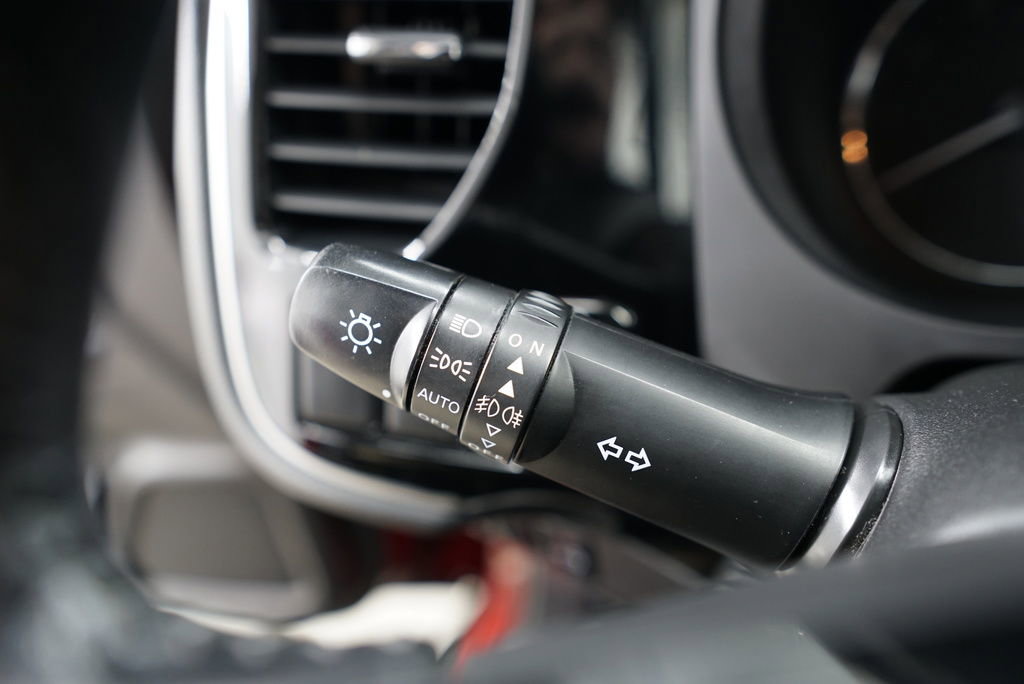 Used 2019 Mitsubishi Outlander SEL AWD/4WD image 24