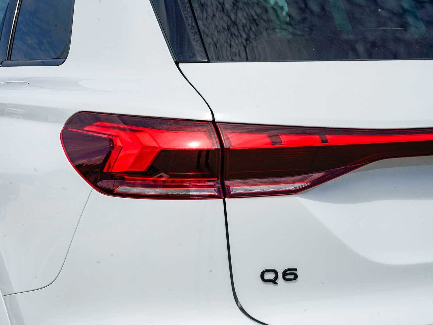 Certified 2025 Audi Q6 e-tron Premium w/ Convenience Package image 9