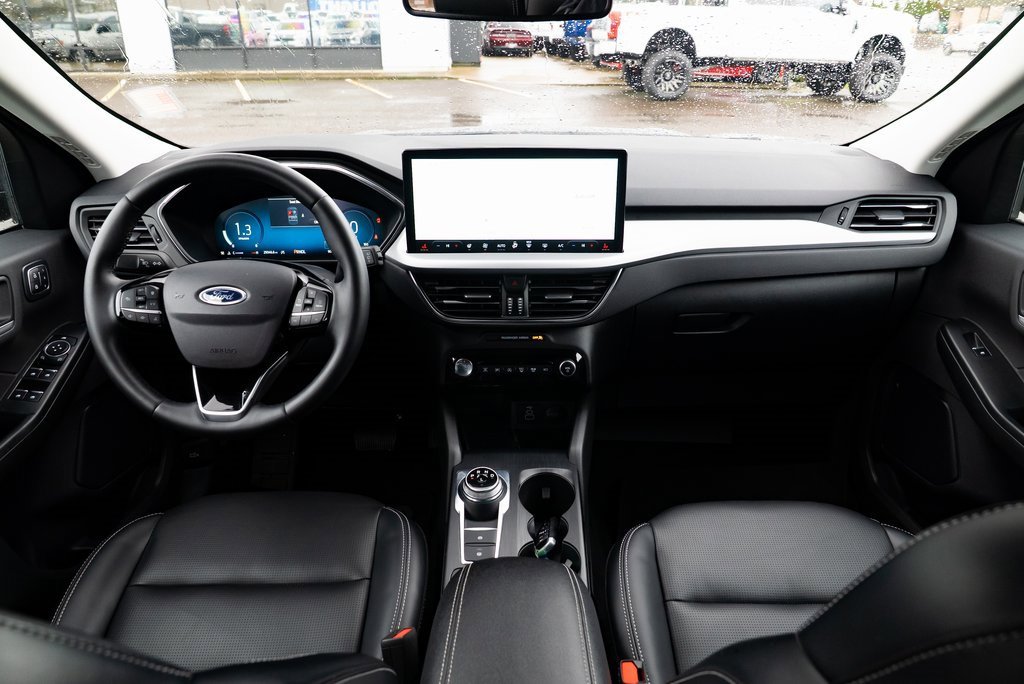 Used 2024 Ford Escape Platinum image 8