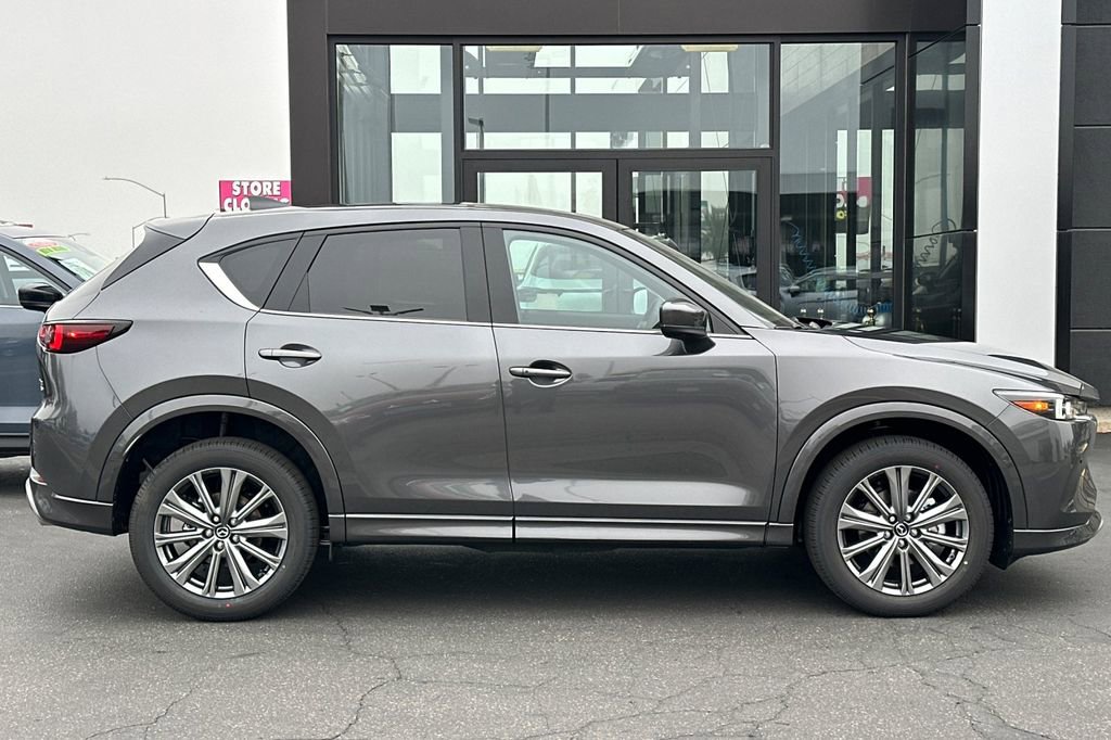 New 2025 MAZDA CX-5 Signature image 4