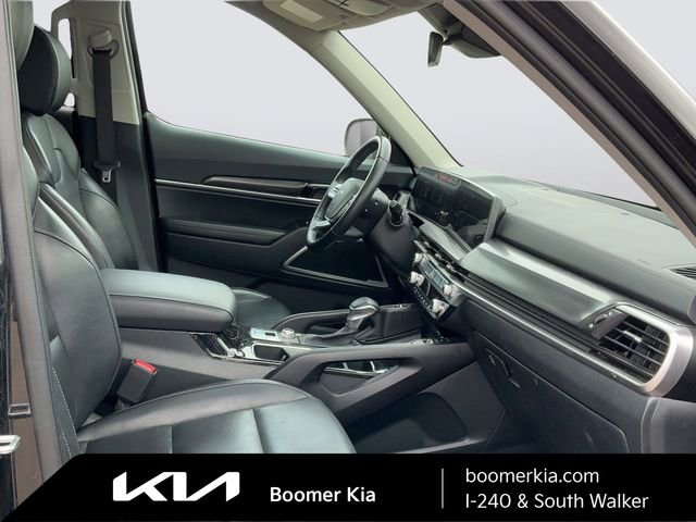 Certified 2025 Kia Telluride S image 11