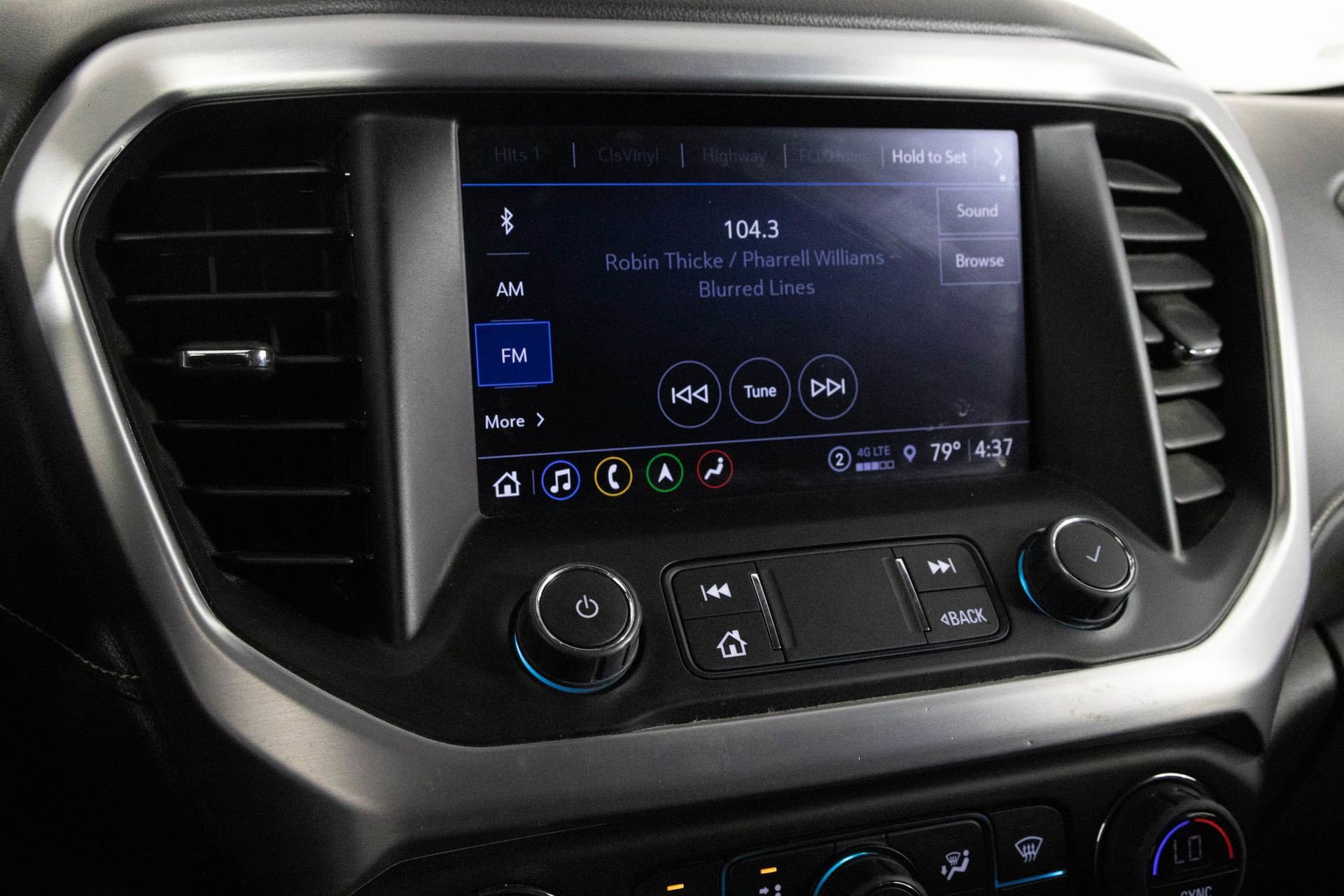 Certified 2023 GMC Acadia SLT image 25