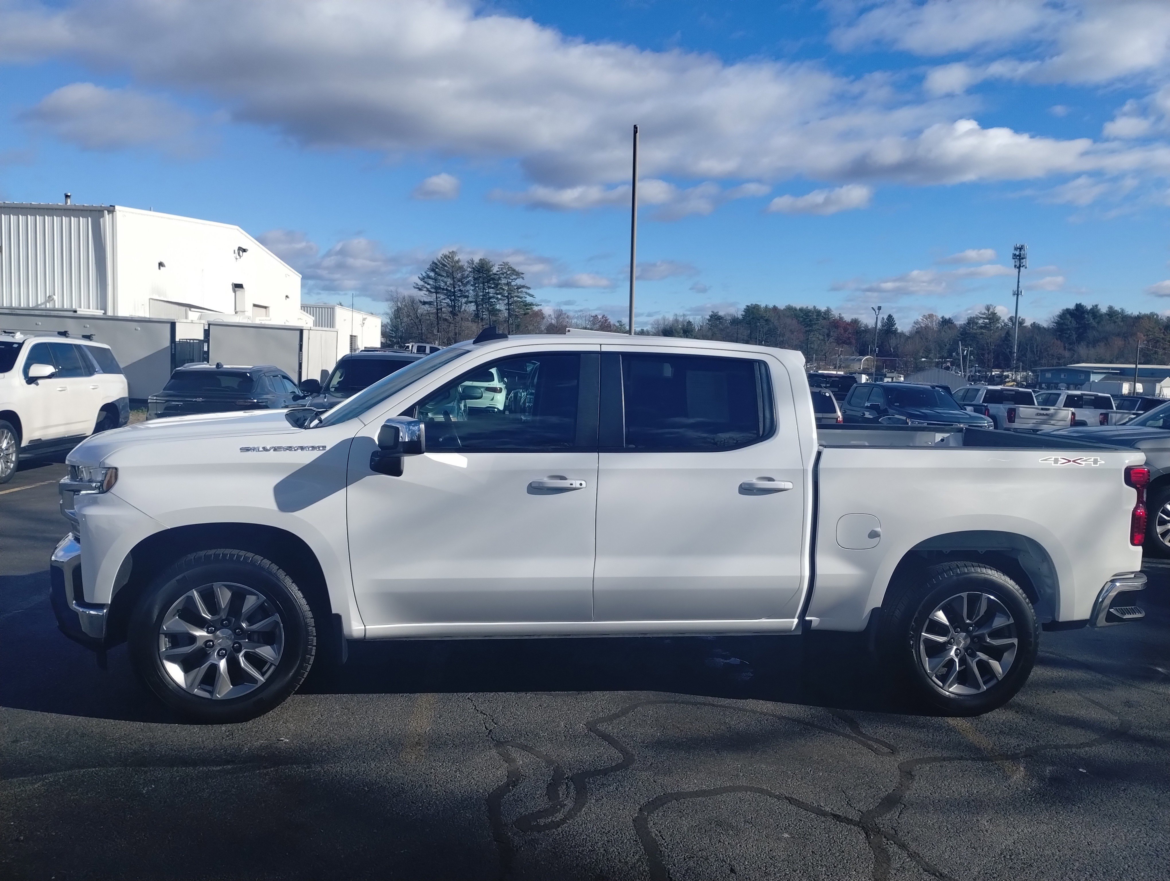 Used 2022 Chevrolet Silverado 1500 LT image 6
