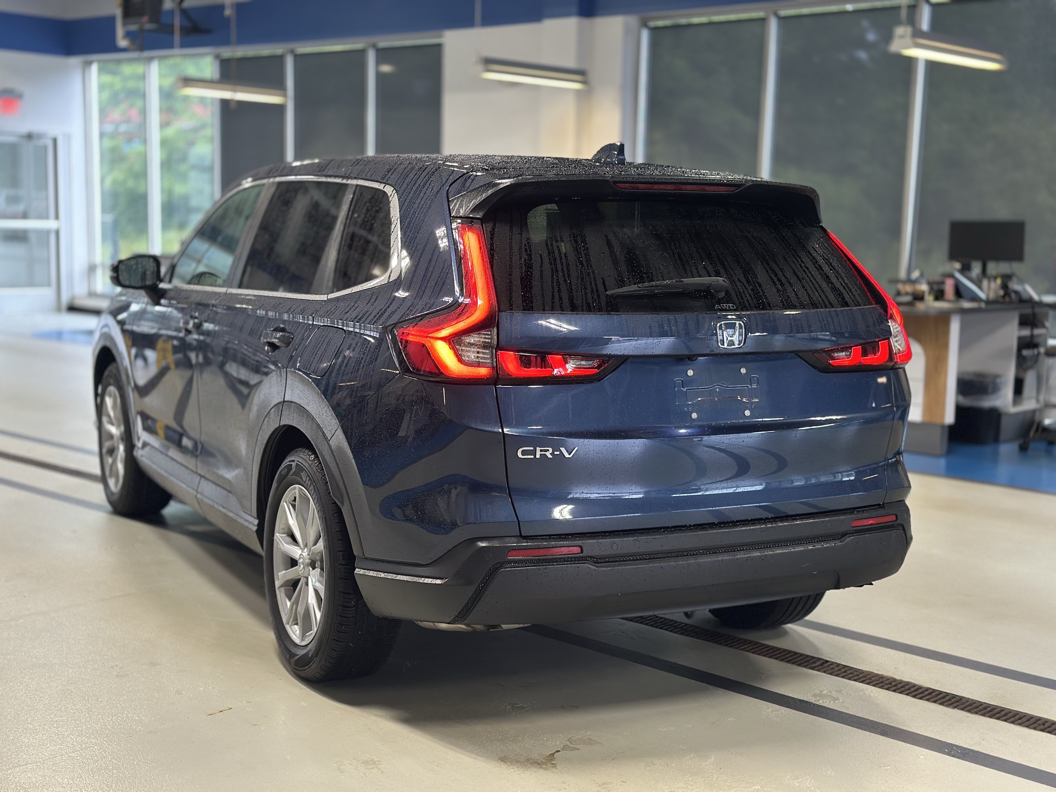 Used 2024 Honda CR-V EX-L image 8