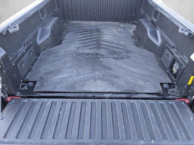 Used 2010 Toyota Tacoma 4x4 Access Cab V6 image 6