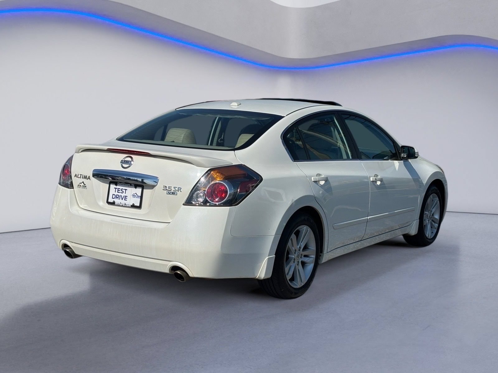 Used 2012 Nissan Altima 3.5 SR w/ Sport Pkg FWD image 3