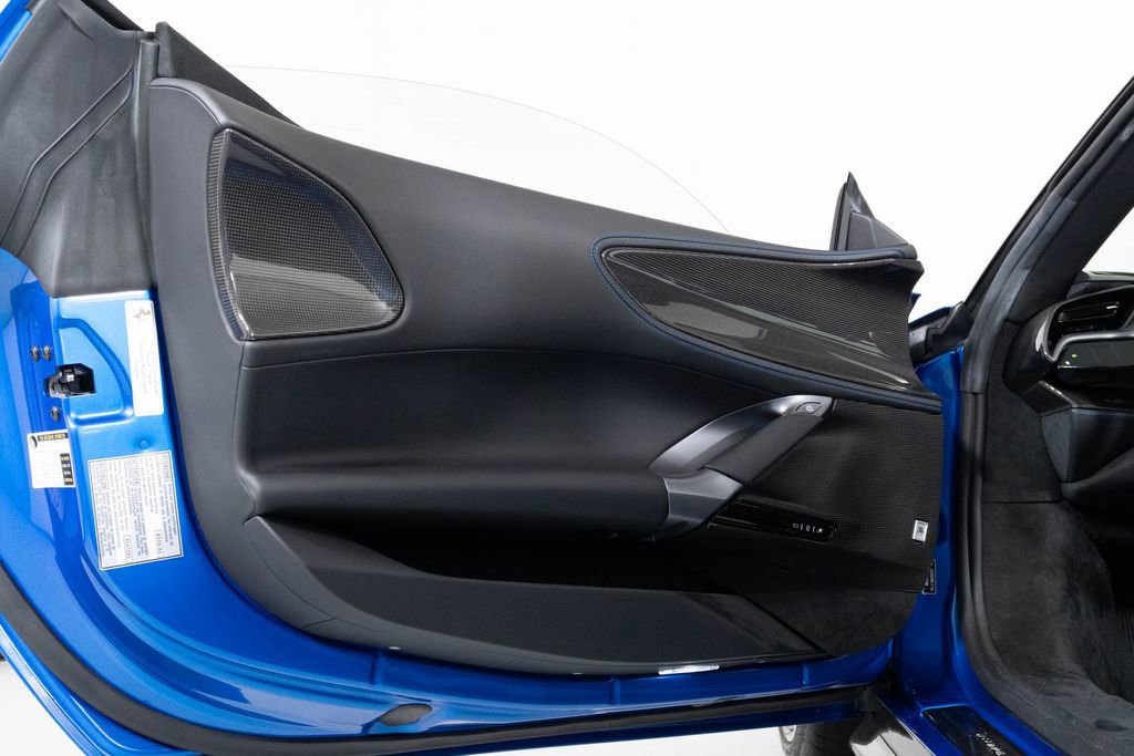 Used 2022 Ferrari SF90 Spider image 31