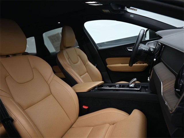 Used 2022 Volvo XC60 B6 Inscription w/ Advanced Package image 35