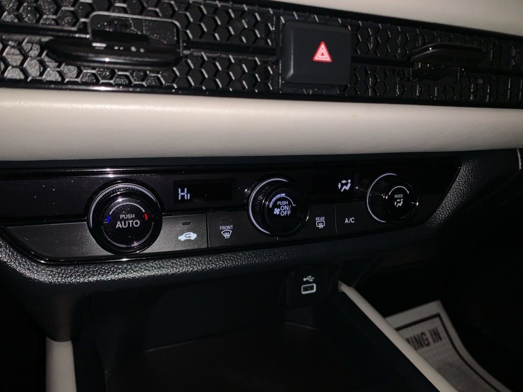 Used 2023 Honda HR-V LX image 13