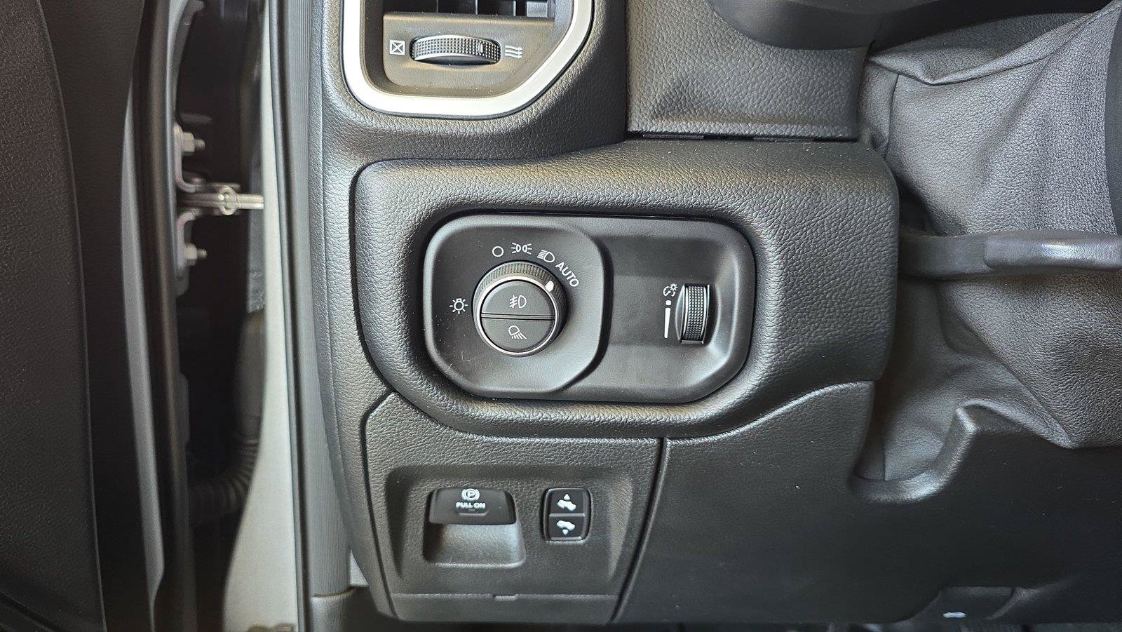 Used 2020 RAM 1500 Big Horn AWD/4WD image 26