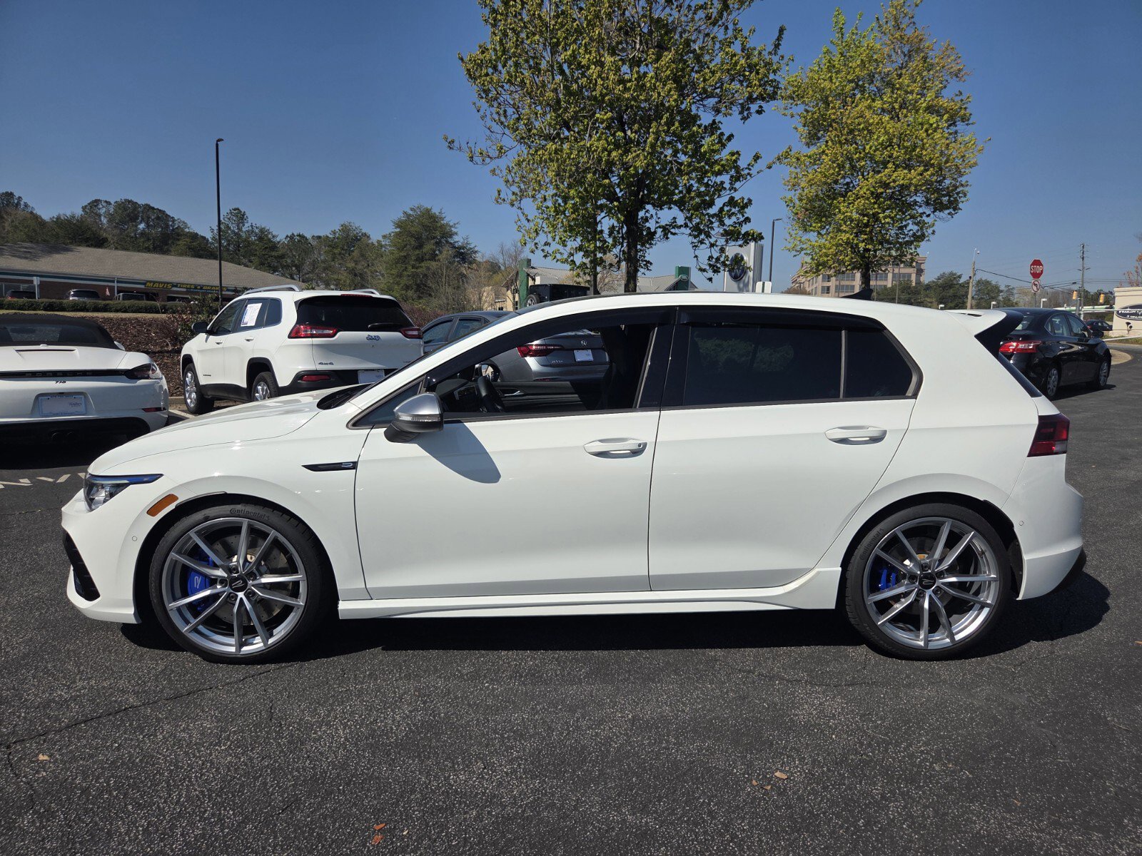 Used 2024 Volkswagen Golf R image 8