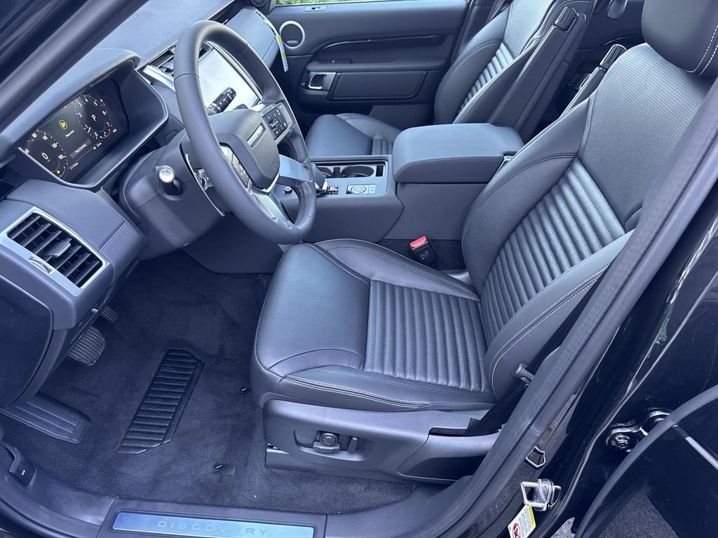 New 2026 Land Rover Discovery S AWD/4WD image 23