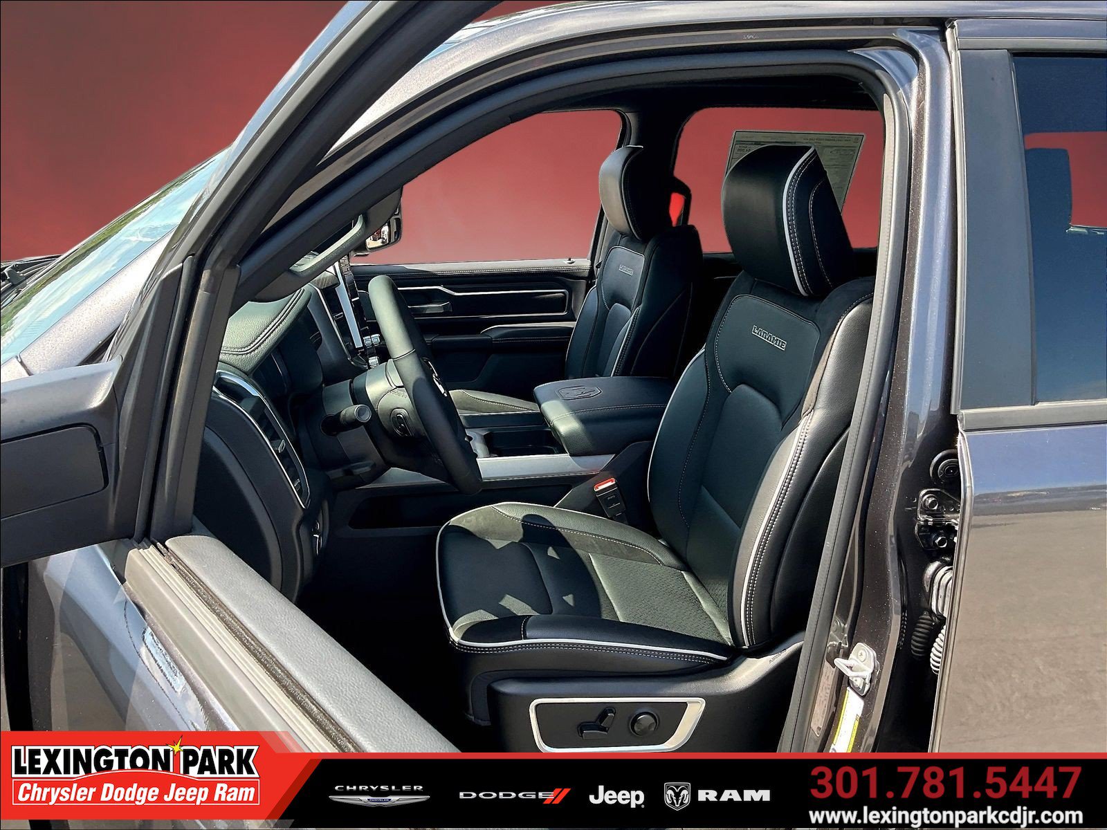 New 2026 RAM 1500 Laramie AWD/4WD image 9