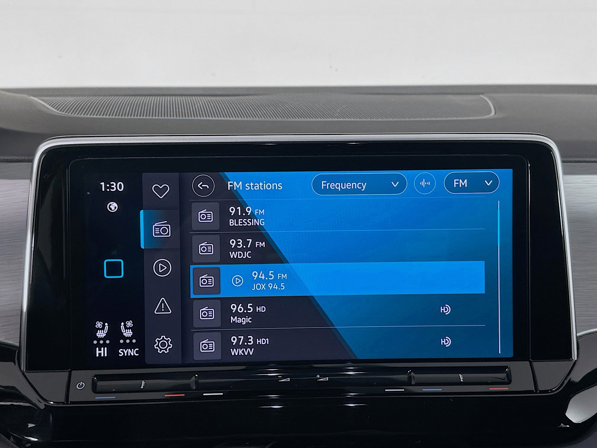 Used 2025 Volkswagen Atlas Cross Sport SE image 21