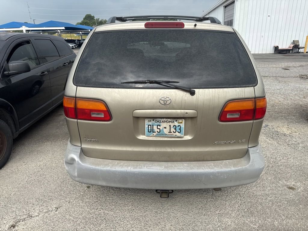 Used 2000 Toyota Sienna XLE FWD image 5