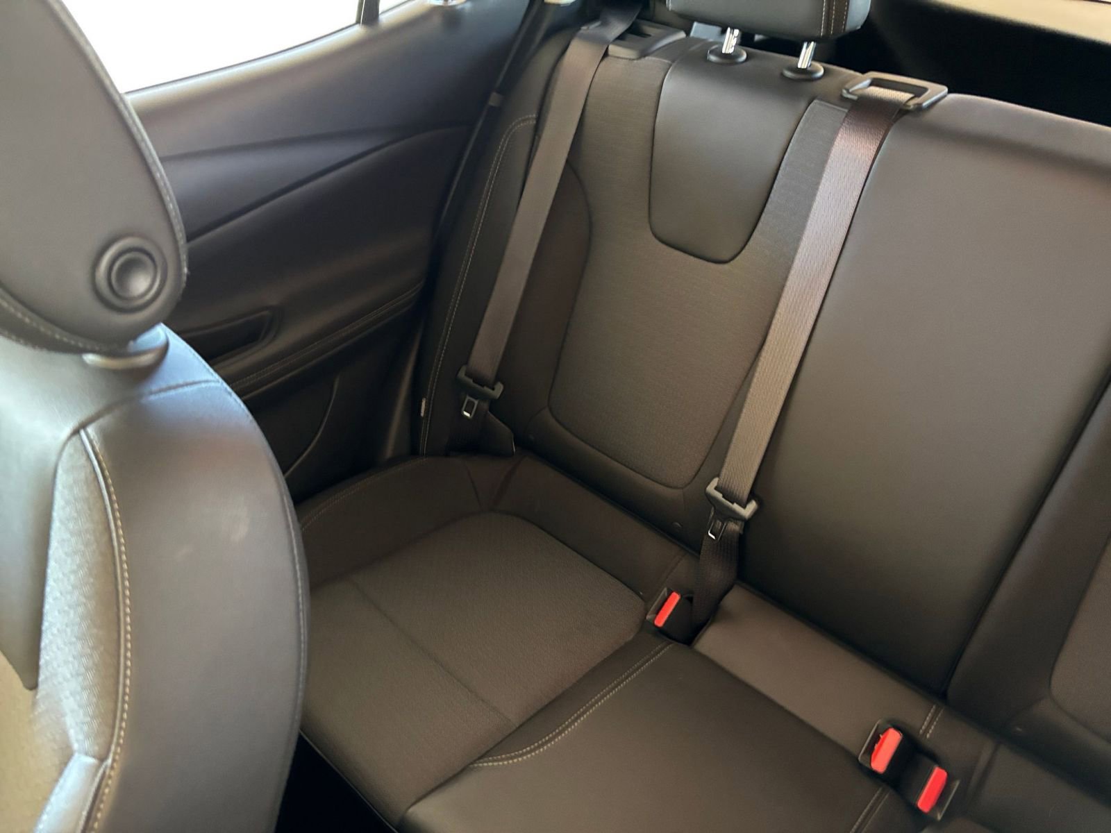 Used 2025 Buick Encore GX Preferred FWD image 38