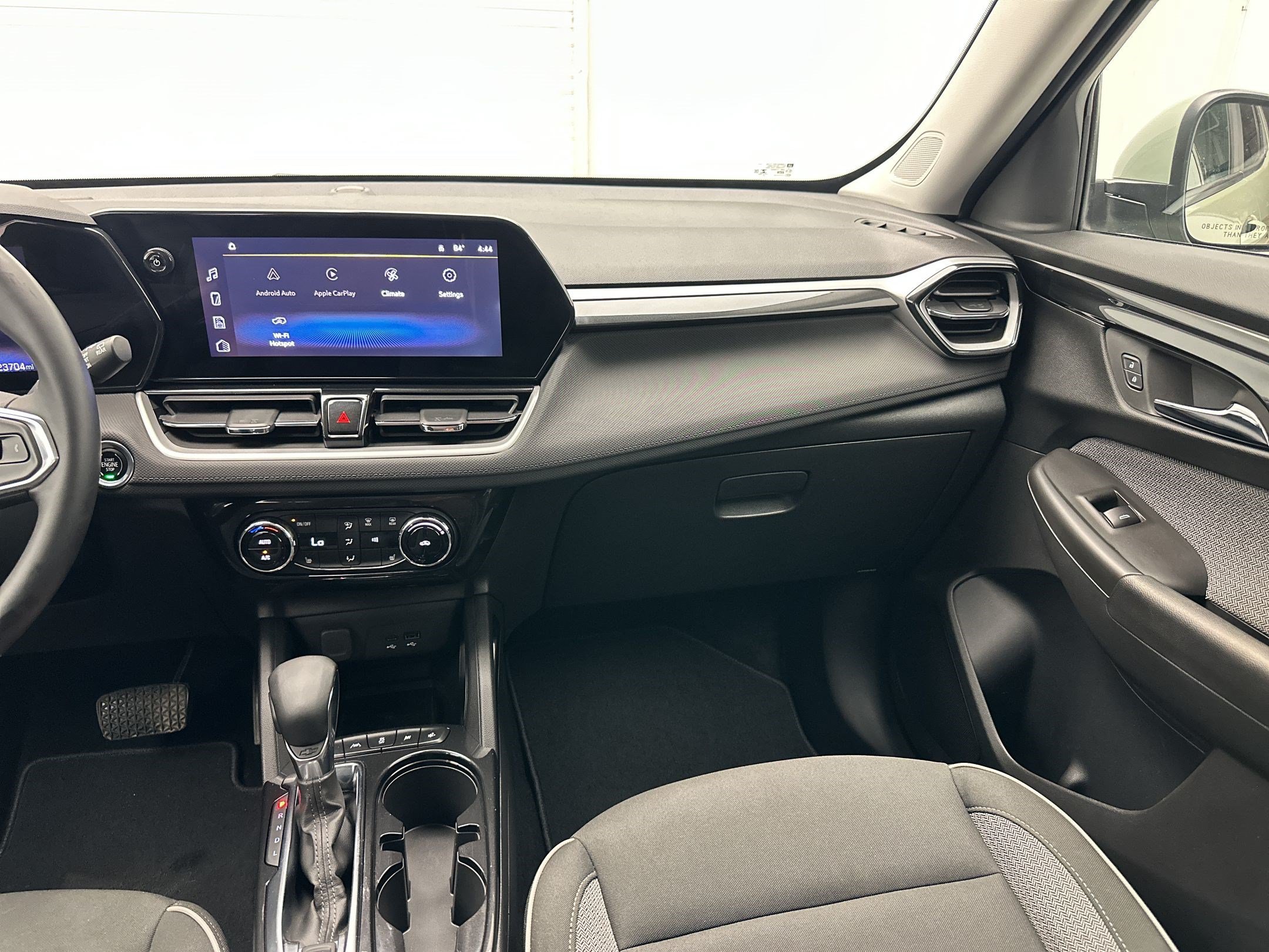 Certified 2025 Chevrolet TrailBlazer LT w/ Convenience Package FWD image 28