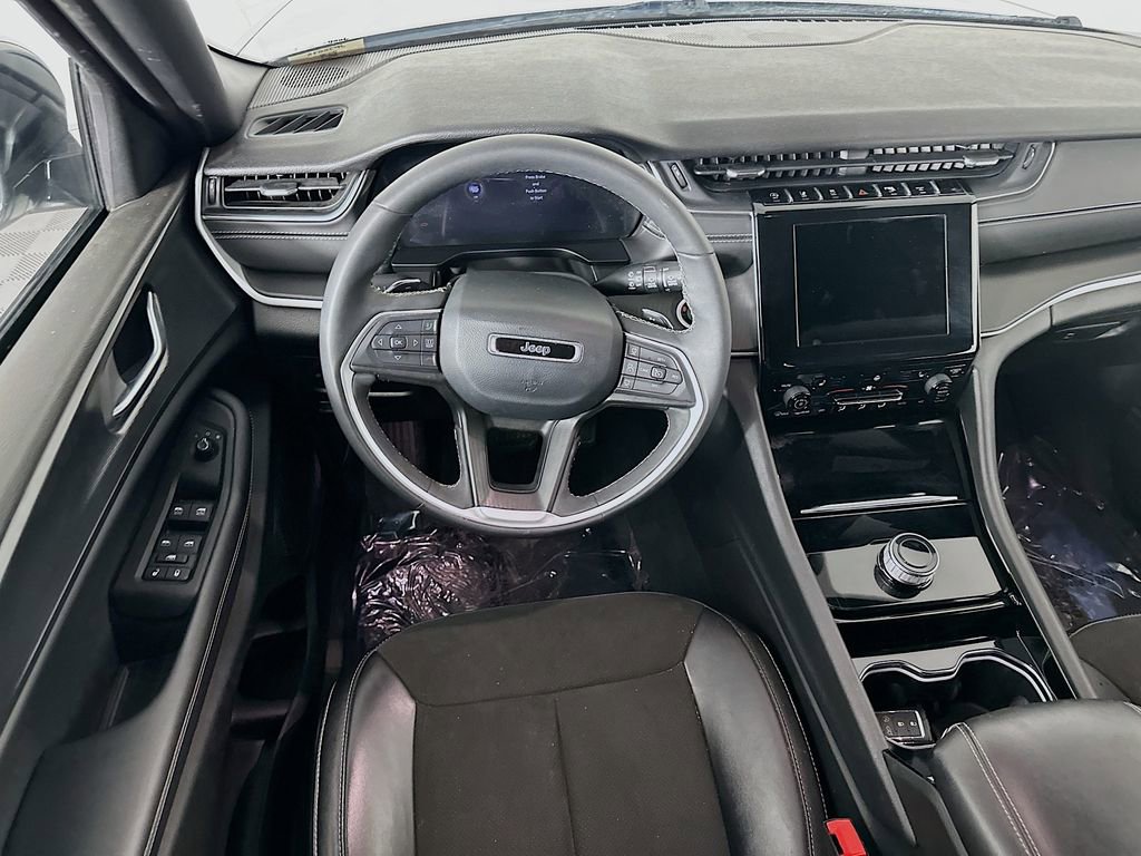 Certified 2023 Jeep Grand Cherokee L Altitude image 33