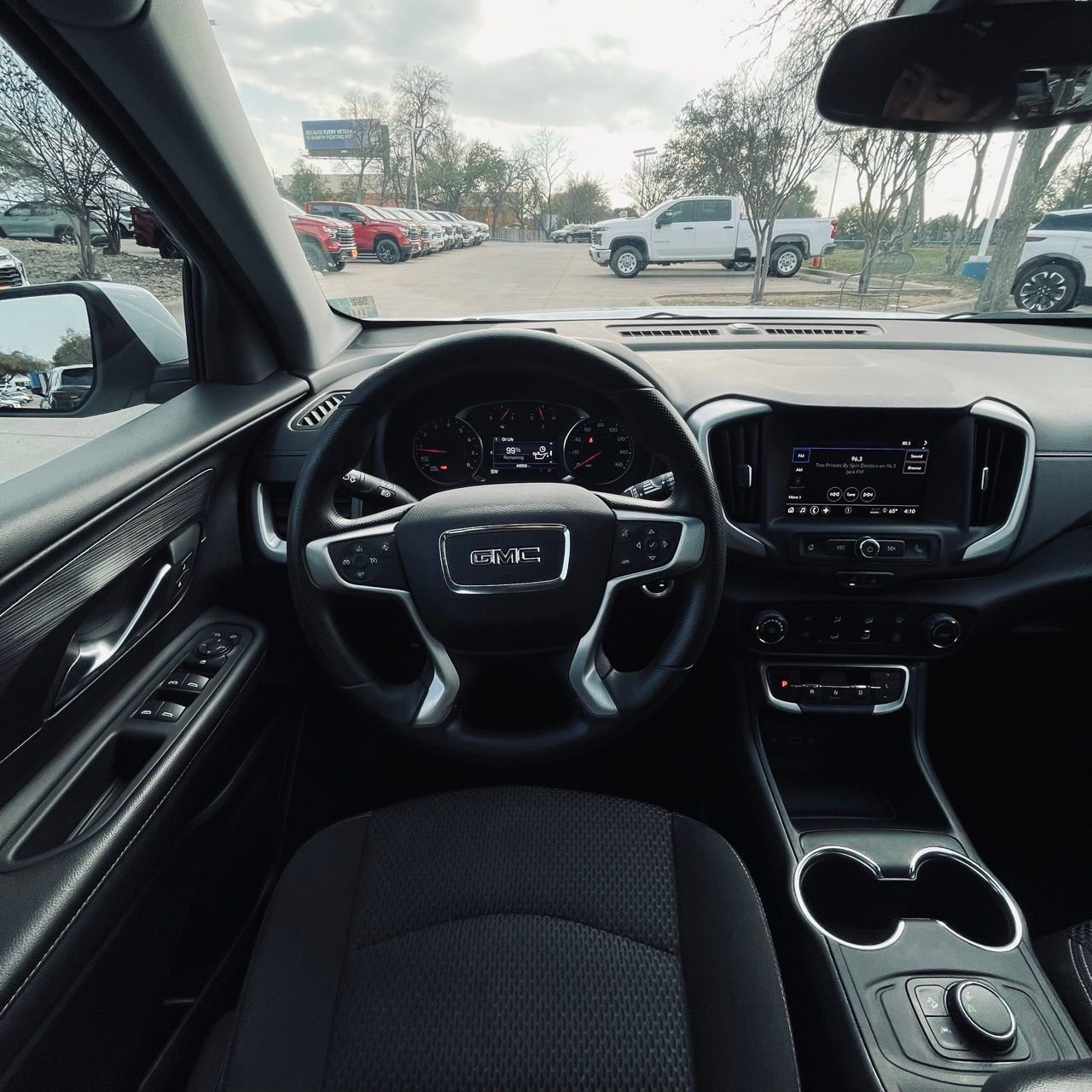 Used 2024 GMC Terrain SLE image 11